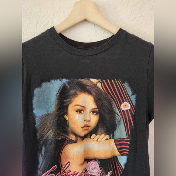 Selena Gomez Revival Tour Vintage T Shirt Size Small - Picture 4 of 6